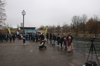 025a1228 chlausschwimmen zueri dwy web