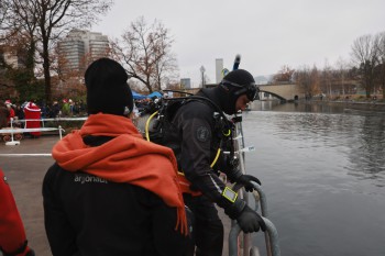 025a1369 chlausschwimmen zueri dwy web