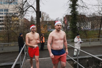 025a1443 chlausschwimmen zueri dwy web