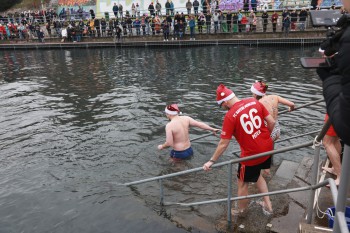 025a1461 chlausschwimmen zueri dwy web