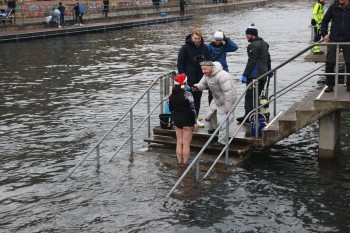 025a1497 chlausschwimmen zueri dwy web