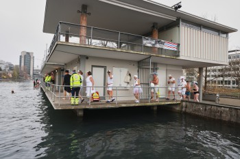 025a1619 chlausschwimmen zueri dwy web