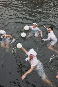 025a1683 chlausschwimmen zueri dwy web