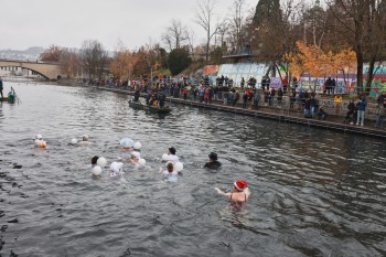 025a1694 chlausschwimmen zueri dwy web