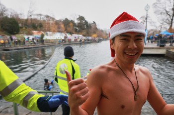 025a1731 chlausschwimmen zueri dwy web