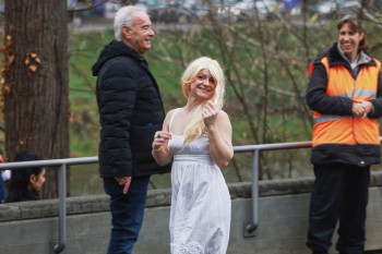 025a1869 chlausschwimmen zueri dwy web