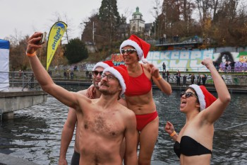 025a1946 chlausschwimmen zueri dwy web