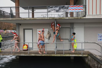 025a1983 chlausschwimmen zueri dwy web