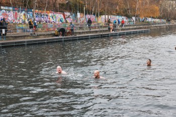 025a2063 chlausschwimmen zueri dwy web